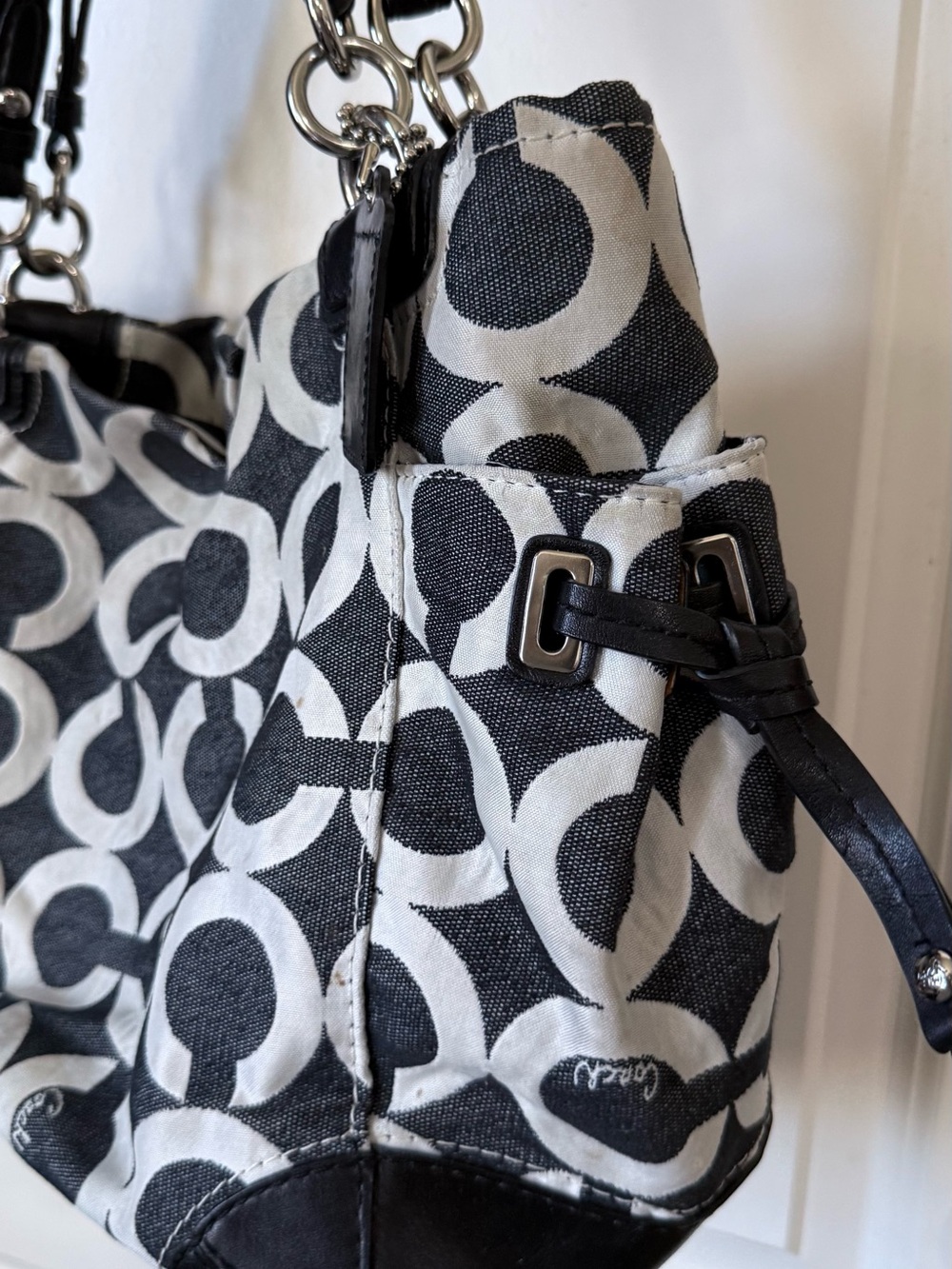 Coach Black & White Signature Shoulder Bag - Picture 4 of 14